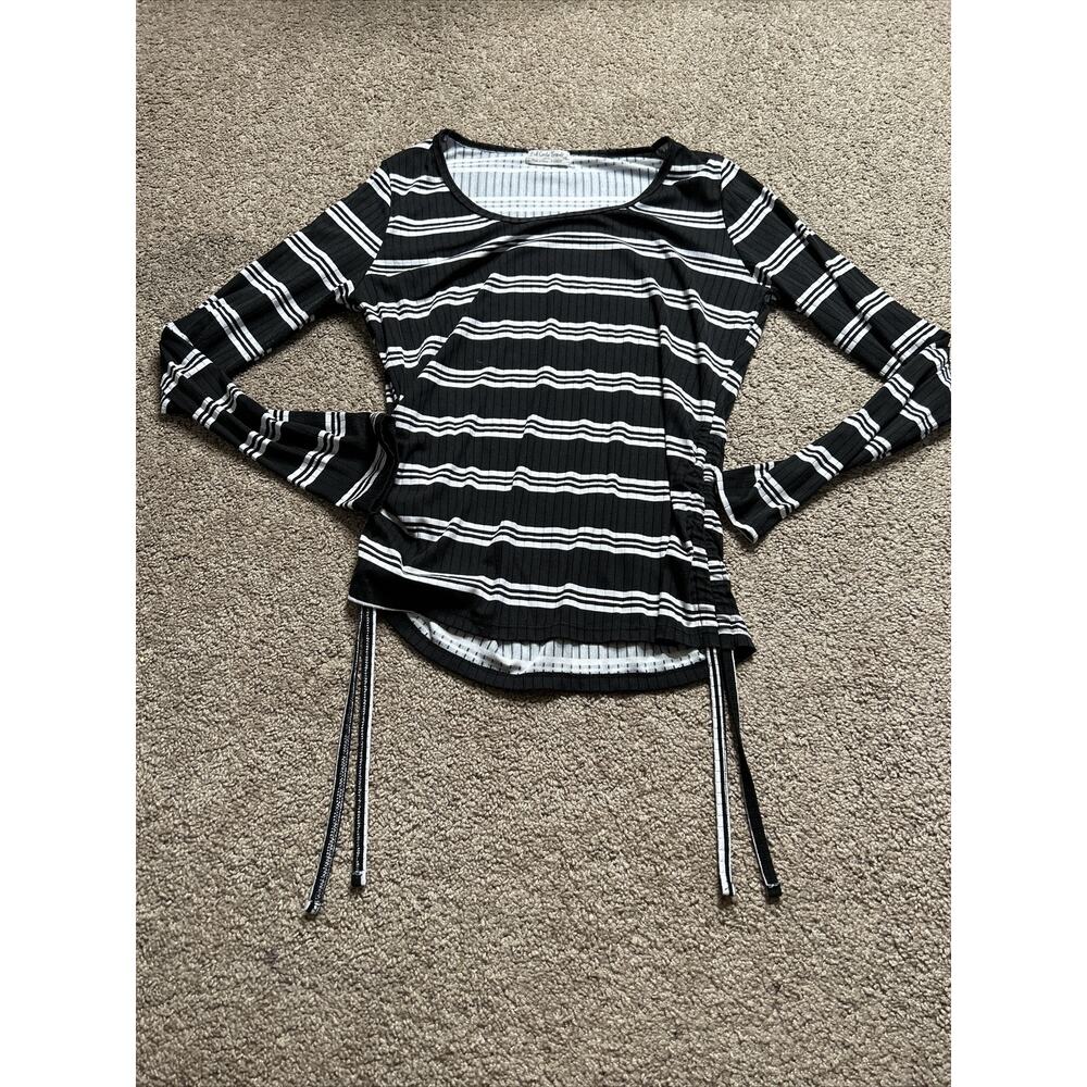 Wo’s XL Full Circle Trends Long Sleeve Black & White Striped Side Bunch Blouse